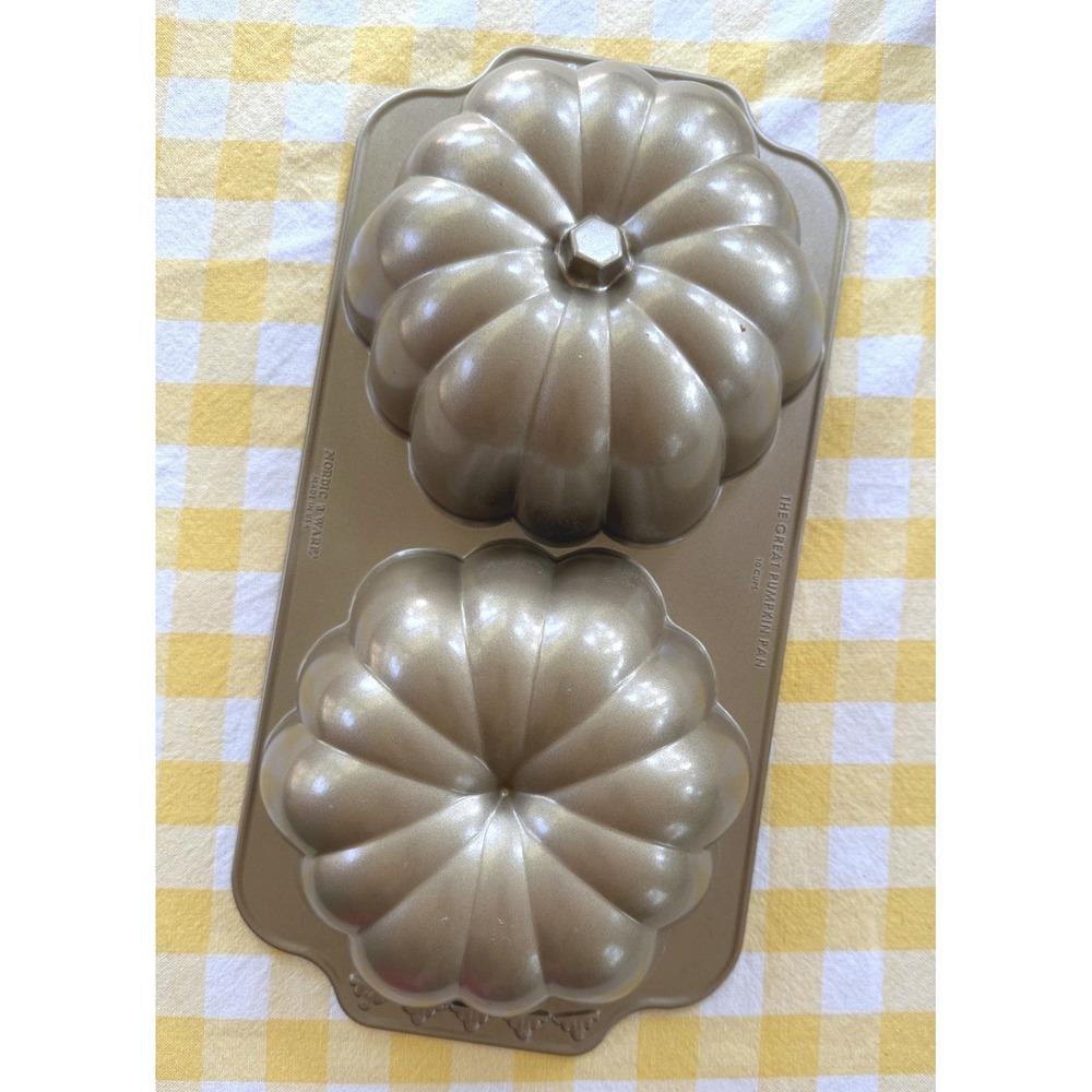 Nordic Ware The Great Pumpkin Pan